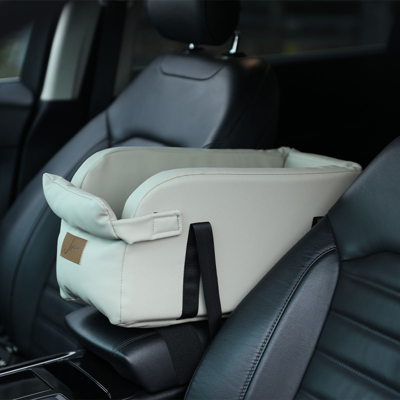 Vehicle-mounted nest